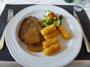 Rinderhuftsteak an Pfeffersauce Mittagsmenu