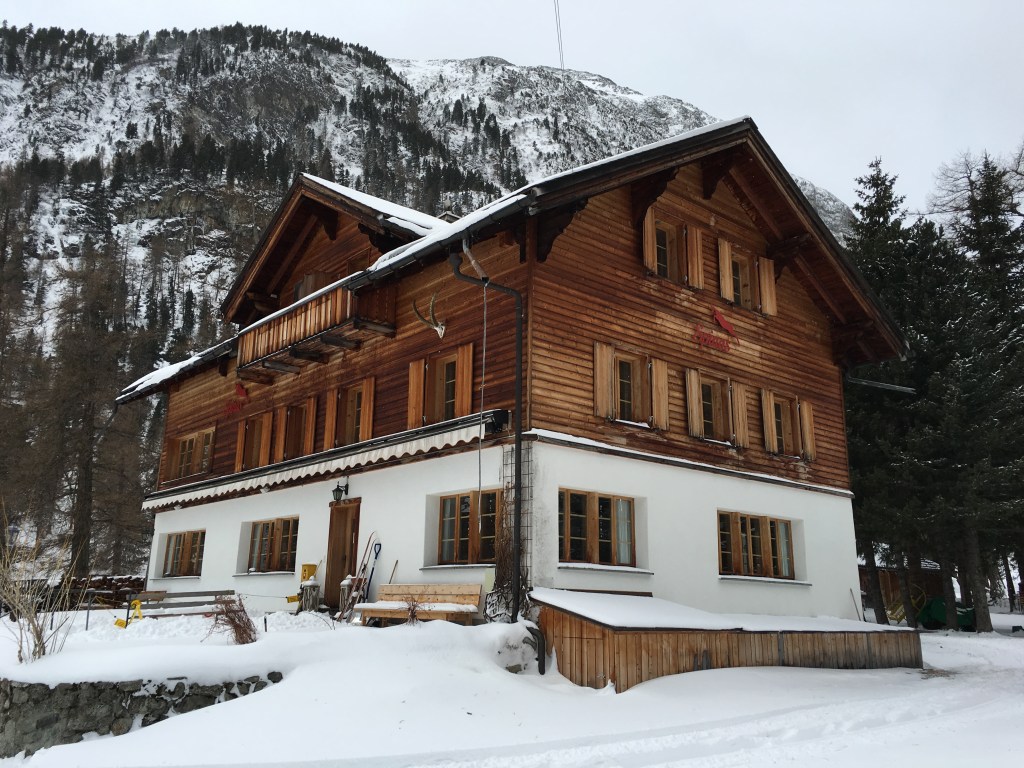 Spinas, das Gasthaus mit eigenem&nbsp;Bahnhof